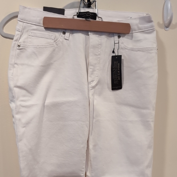 Banana Republic White Denim Jeans - Picture 6 of 10